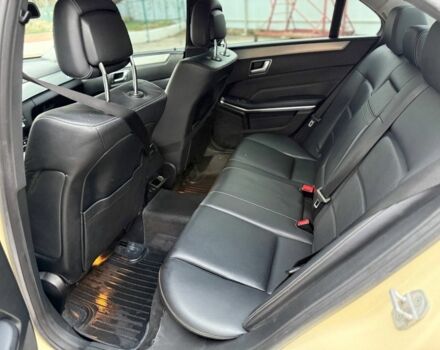 Бежевый Мерседес Е-Класс, объемом двигателя 2.2 л и пробегом 400 тыс. км за 6100 $, фото 7 на Automoto.ua