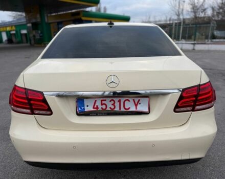 Бежевий Мерседес Е-Клас, об'ємом двигуна 2.2 л та пробігом 450 тис. км за 7100 $, фото 4 на Automoto.ua