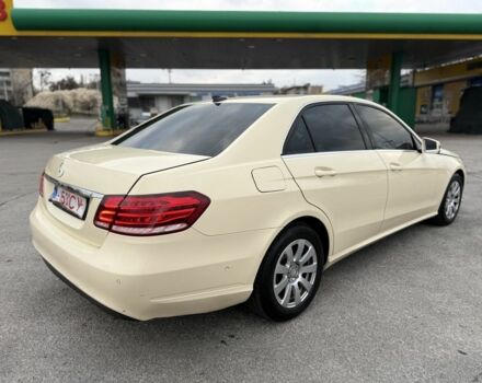 Бежевий Мерседес Е-Клас, об'ємом двигуна 2.2 л та пробігом 404 тис. км за 7000 $, фото 3 на Automoto.ua