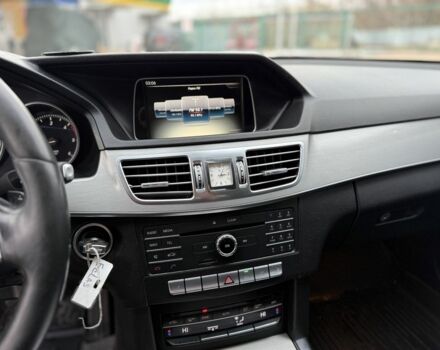 Бежевий Мерседес Е-Клас, об'ємом двигуна 2.2 л та пробігом 404 тис. км за 7000 $, фото 10 на Automoto.ua