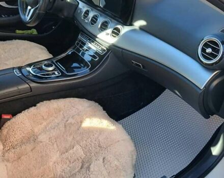 Бежевий Мерседес Е-Клас, об'ємом двигуна 1.95 л та пробігом 500 тис. км за 20000 $, фото 7 на Automoto.ua