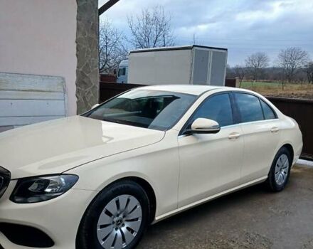 Бежевий Мерседес Е-Клас, об'ємом двигуна 1.95 л та пробігом 500 тис. км за 20000 $, фото 3 на Automoto.ua