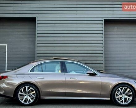 Бежевый Мерседес Е-Класс, объемом двигателя 2 л и пробегом 1 тыс. км за 75900 $, фото 12 на Automoto.ua