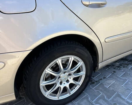 Бежевий Мерседес Е-Клас, об'ємом двигуна 3.22 л та пробігом 268 тис. км за 7950 $, фото 8 на Automoto.ua