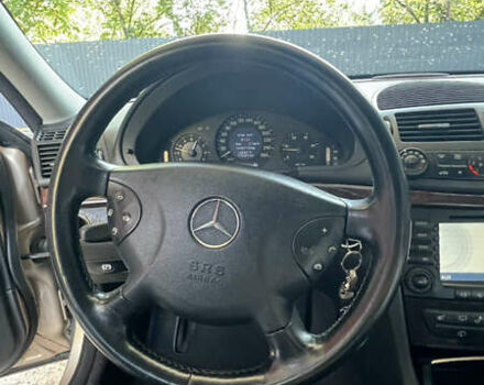 Бежевий Мерседес Е-Клас, об'ємом двигуна 3.22 л та пробігом 268 тис. км за 7950 $, фото 4 на Automoto.ua