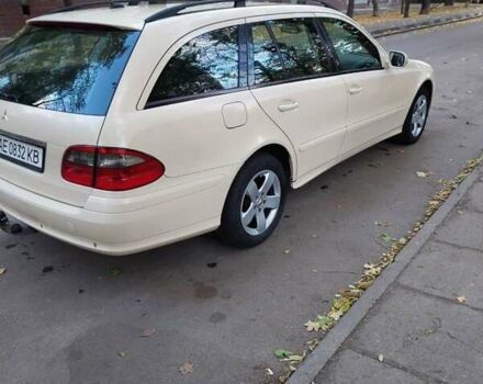 Бежевый Мерседес Е-Класс, объемом двигателя 2.2 л и пробегом 300 тыс. км за 4500 $, фото 6 на Automoto.ua