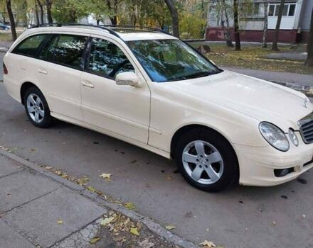 Бежевый Мерседес Е-Класс, объемом двигателя 2.2 л и пробегом 300 тыс. км за 4500 $, фото 9 на Automoto.ua