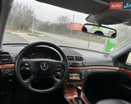 Бежевый Мерседес Е-Класс, объемом двигателя 2.15 л и пробегом 264 тыс. км за 5900 $, фото 11 на Automoto.ua