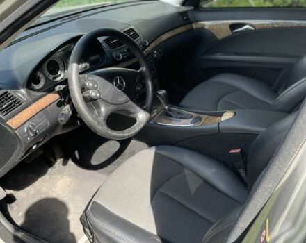 Бежевий Мерседес Е-Клас, об'ємом двигуна 2.2 л та пробігом 430 тис. км за 3300 $, фото 15 на Automoto.ua