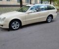 Бежевый Мерседес Е-Класс, объемом двигателя 2.2 л и пробегом 300 тыс. км за 4500 $, фото 7 на Automoto.ua