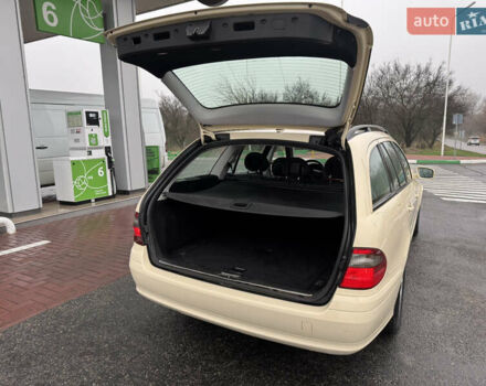 Бежевый Мерседес Е-Класс, объемом двигателя 2.15 л и пробегом 264 тыс. км за 5900 $, фото 16 на Automoto.ua