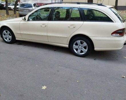 Бежевый Мерседес Е-Класс, объемом двигателя 2.2 л и пробегом 300 тыс. км за 4500 $, фото 4 на Automoto.ua