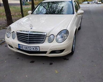 Бежевый Мерседес Е-Класс, объемом двигателя 2.2 л и пробегом 300 тыс. км за 4500 $, фото 5 на Automoto.ua