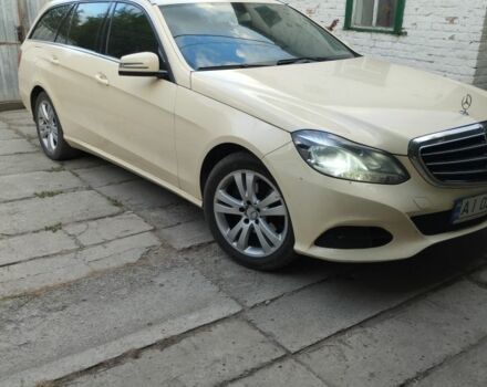 Бежевый Мерседес Е-Класс, объемом двигателя 2.1 л и пробегом 355 тыс. км за 13000 $, фото 6 на Automoto.ua