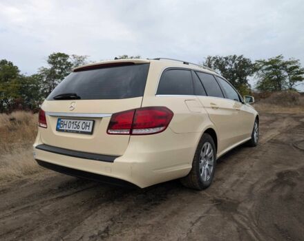 Бежевый Мерседес Е-Класс, объемом двигателя 2.1 л и пробегом 499 тыс. км за 10000 $, фото 4 на Automoto.ua