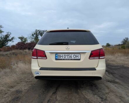 Бежевый Мерседес Е-Класс, объемом двигателя 2.1 л и пробегом 499 тыс. км за 10000 $, фото 5 на Automoto.ua