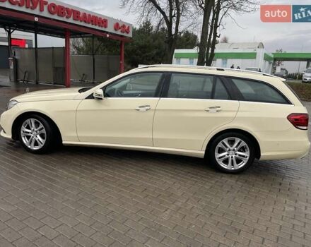 Бежевый Мерседес Е-Класс, объемом двигателя 2.14 л и пробегом 400 тыс. км за 12000 $, фото 6 на Automoto.ua