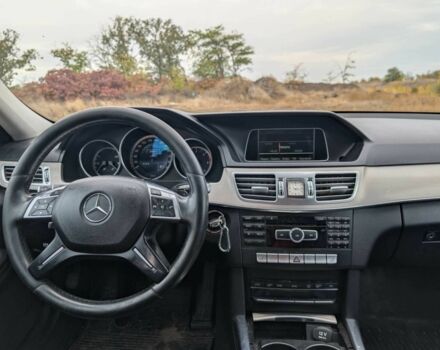 Бежевый Мерседес Е-Класс, объемом двигателя 2.1 л и пробегом 499 тыс. км за 10000 $, фото 10 на Automoto.ua