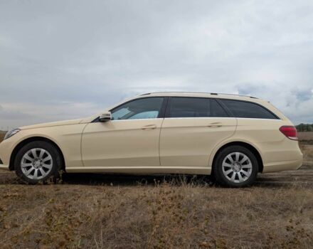 Бежевый Мерседес Е-Класс, объемом двигателя 2.1 л и пробегом 499 тыс. км за 10000 $, фото 8 на Automoto.ua