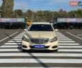 Бежевый Мерседес Е-Класс, объемом двигателя 2.1 л и пробегом 498 тыс. км за 9000 $, фото 1 на Automoto.ua