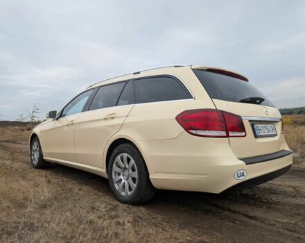 Бежевый Мерседес Е-Класс, объемом двигателя 2.1 л и пробегом 499 тыс. км за 10000 $, фото 7 на Automoto.ua