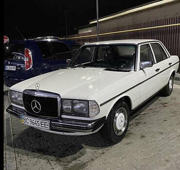 Мерседес Е-Класс 1982 в Львове на Automoto.ua Бежевый Мерседес Е-Класс, объемом двигателя 0 л и пробегом 300 тыс. км за 8300 $, фото 1 на Automoto.ua