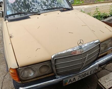 Бежевий Мерседес Е-Клас, об'ємом двигуна 2 л та пробігом 500 тис. км за 716 $, фото 1 на Automoto.ua