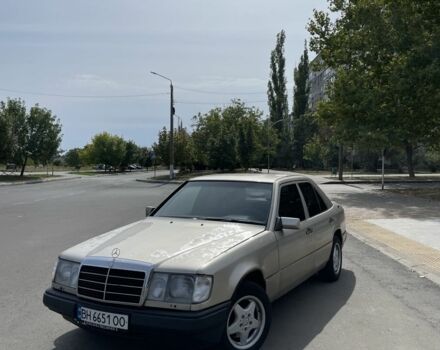 Бежевий Мерседес Е-Клас, об'ємом двигуна 3 л та пробігом 40 тис. км за 3000 $, фото 1 на Automoto.ua