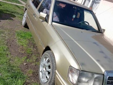 Мерседес Е-Класс 1992 в Ивано-Франковске на Automoto.ua Бежевый Мерседес Е-Класс, объемом двигателя 2 л и пробегом 498 тыс. км за 2800 $, фото 1 на Automoto.ua