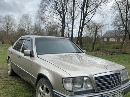 Мерседес Е-Класс 1994 в Вижнице на Automoto.ua Бежевый Мерседес Е-Класс, объемом двигателя 3 л и пробегом 642 тыс. км за 4700 $, фото 1 на Automoto.ua