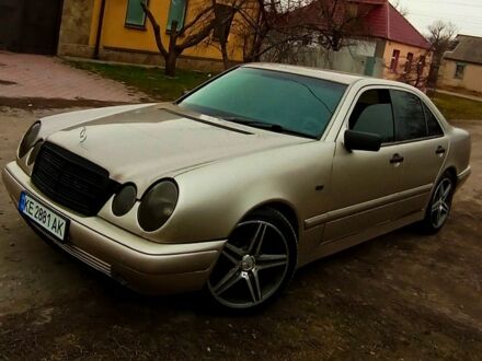 Мерседес Е-Клас 1996 у Павлограде на Automoto.ua Бежевий Мерседес Е-Клас, об'ємом двигуна 2.8 л та пробігом 0 тис. км за 4500 $, фото 1 на Automoto.ua
