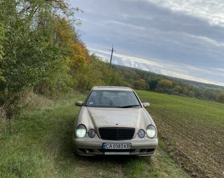 Мерседес Е-Класс 1999 в Умани на Automoto.ua Бежевый Мерседес Е-Класс, объемом двигателя 2.1 л и пробегом 270 тыс. км за 3100 $, фото 1 на Automoto.ua
