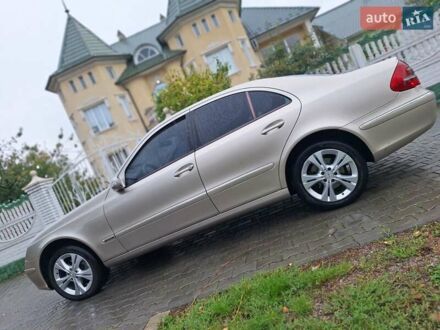Мерседес Е-Класс 2002 в Черновцах на Automoto.ua Бежевый Мерседес Е-Класс, объемом двигателя 2.69 л и пробегом 375 тыс. км за 6300 $, фото 1 на Automoto.ua