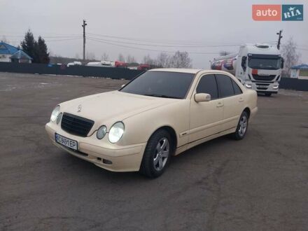 Мерседес Е-Клас 2002 у Ковель на Automoto.ua Бежевий Мерседес Е-Клас, об'ємом двигуна 2.2 л та пробігом 450 тис. км за 2999 $, фото 1 на Automoto.ua