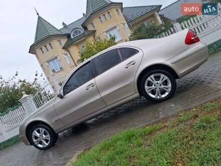 Мерседес Е-Класс 2002 в Черновцах на Automoto.ua Бежевый Мерседес Е-Класс, объемом двигателя 2.69 л и пробегом 375 тыс. км за 5100 $, фото 1 на Automoto.ua