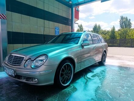 Мерседес Е-Клас 2003 у Рівному на Automoto.ua Бежевий Мерседес Е-Клас, об'ємом двигуна 3.2 л та пробігом 500 тис. км за 3100 $, фото 1 на Automoto.ua