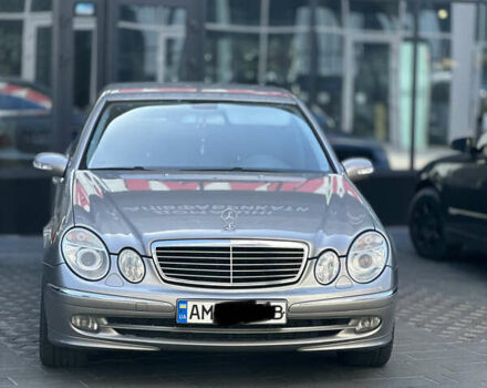 Бежевий Мерседес Е-Клас, об'ємом двигуна 3.22 л та пробігом 300 тис. км за 7500 $, фото 1 на Automoto.ua