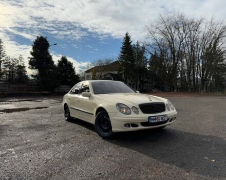 Бежевый Мерседес Е-Класс, объемом двигателя 2.2 л и пробегом 300 тыс. км за 3200 $, фото 1 на Automoto.ua