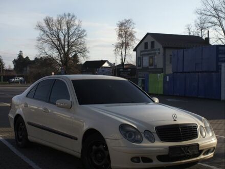 Бежевий Мерседес Е-Клас, об'ємом двигуна 2.2 л та пробігом 350 тис. км за 3150 $, фото 1 на Automoto.ua