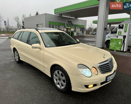 Бежевий Мерседес Е-Клас, об'ємом двигуна 2.15 л та пробігом 264 тис. км за 5900 $, фото 1 на Automoto.ua