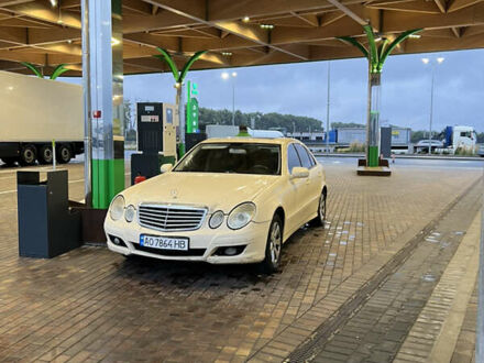 Бежевый Мерседес Е-Класс, объемом двигателя 2.2 л и пробегом 518 тыс. км за 5350 $, фото 1 на Automoto.ua