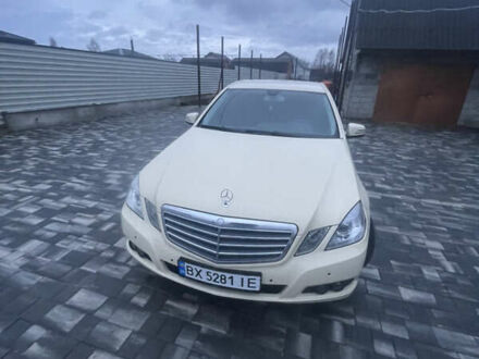 Бежевый Мерседес Е-Класс, объемом двигателя 2.14 л и пробегом 500 тыс. км за 9500 $, фото 1 на Automoto.ua