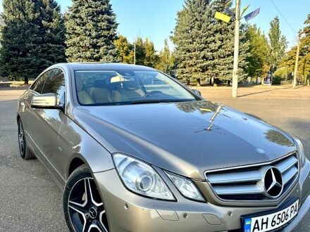Мерседес Е-Класс 2011 в Каменское - Днепродзержинск на Automoto.ua Бежевый Мерседес Е-Класс, объемом двигателя 1.8 л и пробегом 158 тыс. км за 10000 $, фото 1 на Automoto.ua