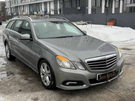 Бежевый Мерседес Е-Класс, объемом двигателя 2.1 л и пробегом 129 тыс. км за 5400 $, фото 1 на Automoto.ua
