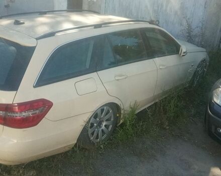 Бежевый Мерседес Е-Класс, объемом двигателя 3 л и пробегом 50 тыс. км за 4500 $, фото 1 на Automoto.ua