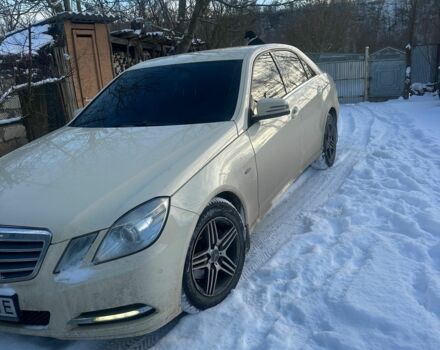 Бежевый Мерседес Е-Класс, объемом двигателя 2.1 л и пробегом 242 тыс. км за 11000 $, фото 1 на Automoto.ua