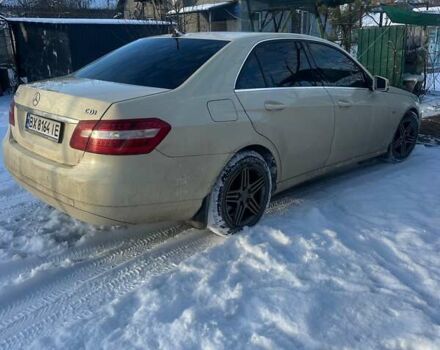 Бежевый Мерседес Е-Класс, объемом двигателя 2.1 л и пробегом 242 тыс. км за 11000 $, фото 1 на Automoto.ua