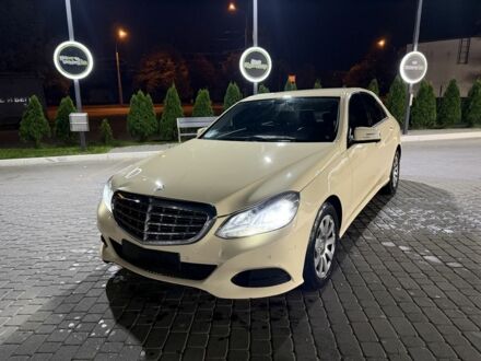 Бежевий Мерседес Е-Клас, об'ємом двигуна 2.1 л та пробігом 258 тис. км за 4500 $, фото 1 на Automoto.ua