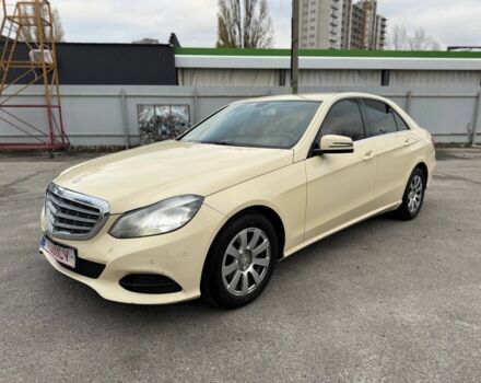 Бежевый Мерседес Е-Класс, объемом двигателя 2.2 л и пробегом 450 тыс. км за 7100 $, фото 1 на Automoto.ua