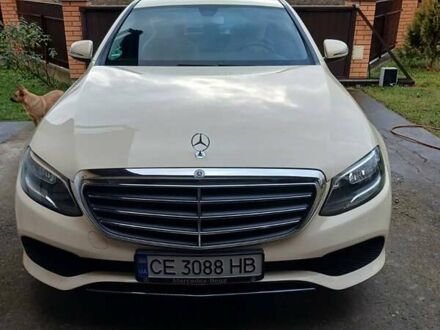 Бежевий Мерседес Е-Клас, об'ємом двигуна 1.95 л та пробігом 500 тис. км за 20000 $, фото 1 на Automoto.ua